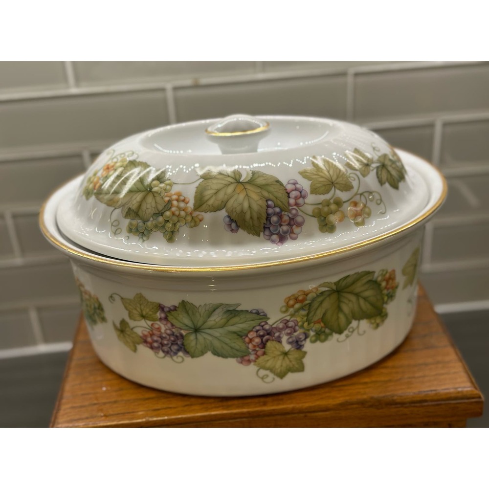 Royal Worcester Vine Harvest Gold Trim 2QT Oval Covered Casserole Dish